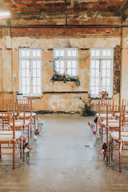 Urban Chic: Pop Up Wedding Houston takes care of all the wedding to-do’s and can offer a small wedding package for as little as $2,800.