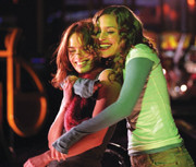 Piper Perabo (l) and Lena Headey in Imagine Me & You (2005).